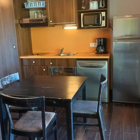 A Avec Piscine, Parking Et Animaux Admis - Fr-1-165b-43 شقة *